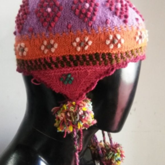 Peruvian chullo knitted in multicolor wool winter warm women\'s hat main image 9